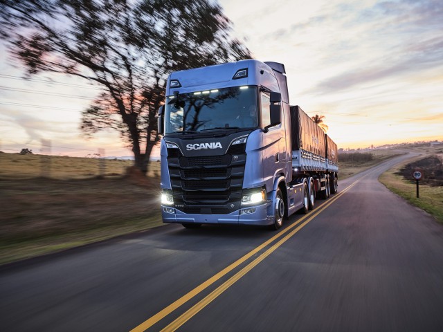 Scania presentó en Brasil la nueva generación de camiones: aquí para larga distancia