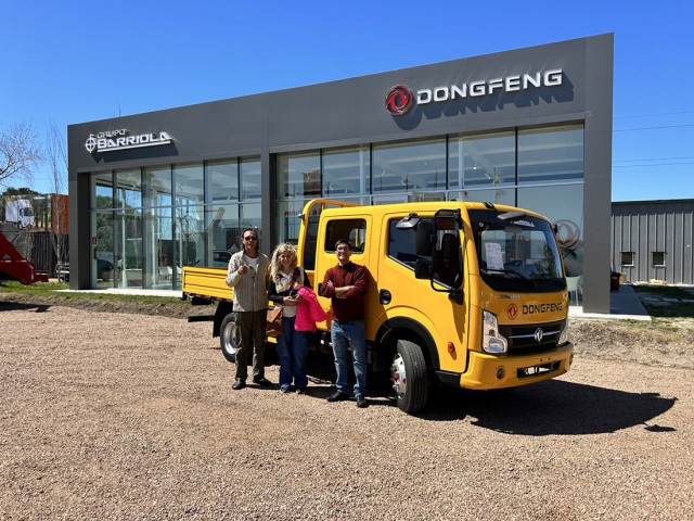DONGFENG - Gerardo Arrarte y Ana Rinaldi