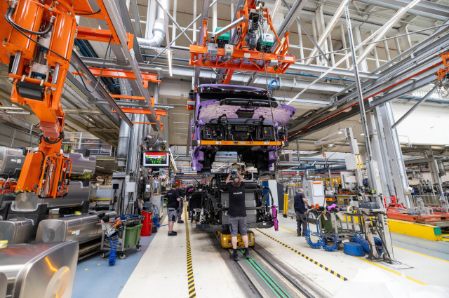 Tras un siglo de camiones diésel, MAN inicia la producción en serie de camiones eléctricos Tras un siglo de camiones diésel, MAN inicia la producción en serie de camiones eléctricos