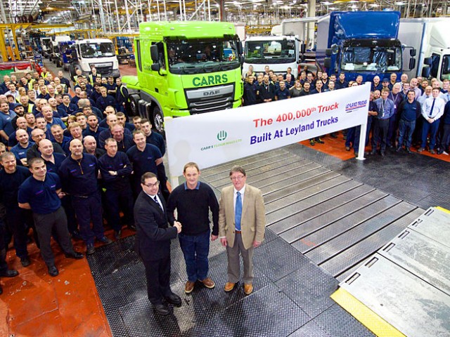 400000-th-Leyland-truck-produced-940