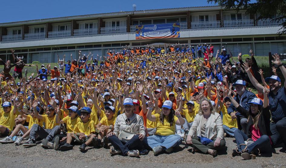 Túnicas en Red: Más de 600 escolares participan en programa educativo de UTE que promueve eficiencia energética