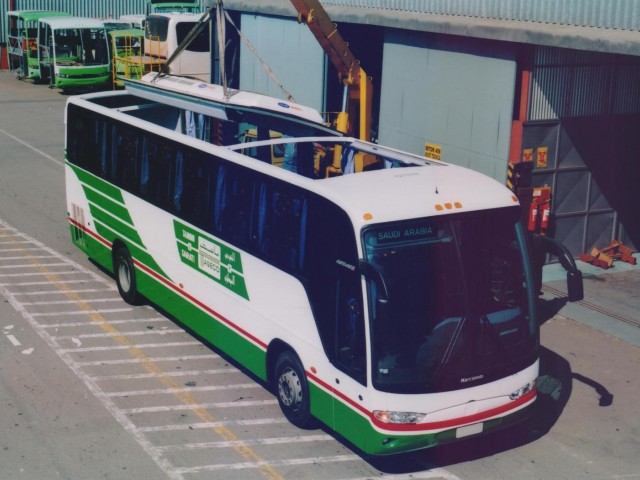 Autobuses_personalizados_para_peregrinos_conmemoran_30_anos_Volksbus