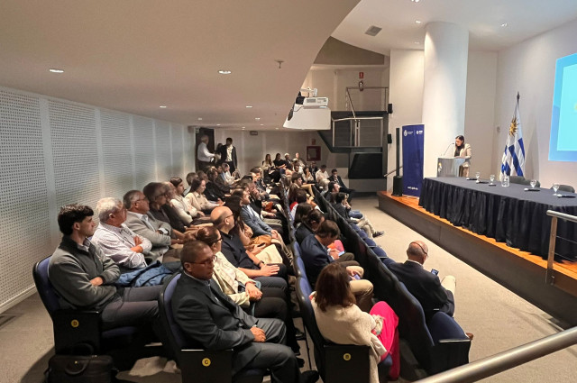 Desafíos y oportunidades hacia una logística sostenible en la cadena cárnica uruguaya – Presentación de resultados Desafíos y oportunidades hacia una logística sostenible en la cadena cárnica uruguaya – Presentación de resultados