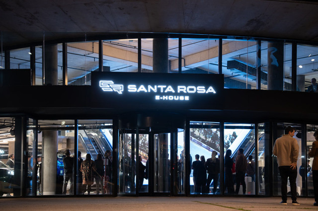 Santa Rosa inaugura E-House, el primer autoshow del Uruguay con más de 40 modelos eléctricos e híbridos Santa Rosa inaugura E-House, el primer autoshow del Uruguay con más de 40 modelos eléctricos e híbridos