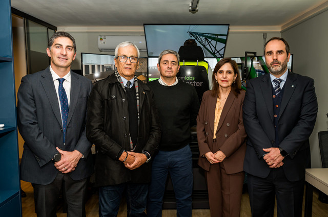 Montecon inaugura Centro de Capacitación Portuaria y presenta simulador de grúas Montecon inaugura Centro de Capacitación Portuaria y presenta simulador de grúas