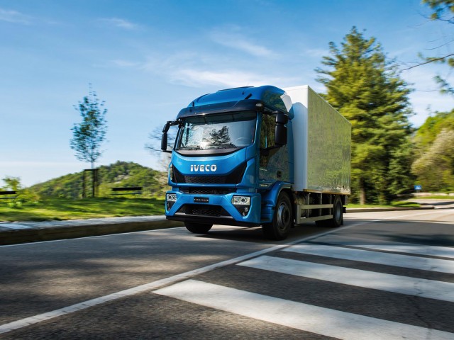 Iveco_Eurocargo_2015_7