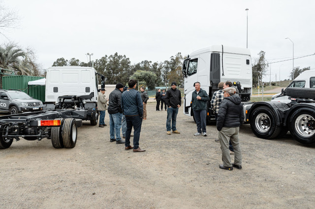 Iveco presentó en Minas sus vehículos y realizó test drives para conocerlos de primera mano Iveco presentó en Minas sus vehículos y realizó test drives para conocerlos de primera mano