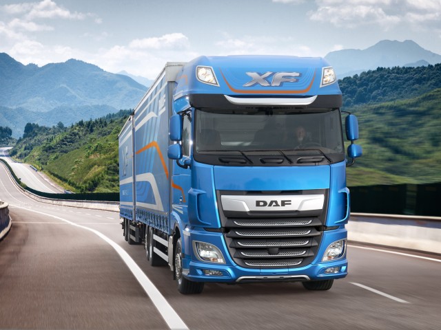 New-DAF-XF-FAR-Super-Space-Cab