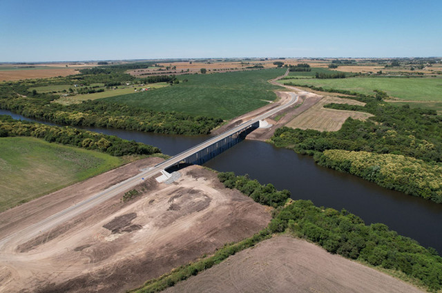 Infraestructura vial: Se habilita nuevo bypass y puente sobre el río San Salvador en Dolores Infraestructura vial: Se habilita nuevo bypass y puente sobre el río San Salvador en Dolores