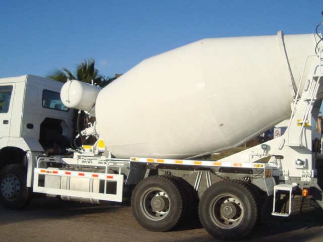 Sinotruk_Mixer_340hp_4