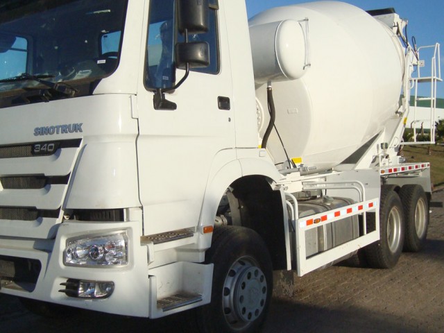 Sinotruk_Mixer_340hp