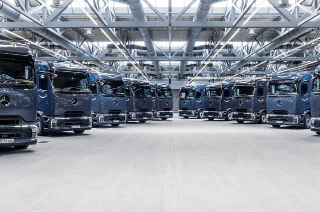 Amazon está desplegando más de 50 camiones Mercedes-Benz eActros 600 en las carreteras alemanas Amazon está desplegando más de 50 camiones Mercedes-Benz eActros 600 en las carreteras alemanas