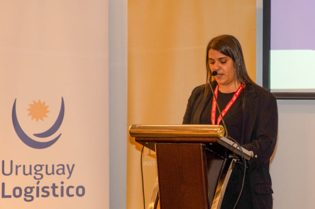 “La competitividad portuaria no depende solo de la infraestructura”: CENNAVE analizó en PROTRANSPORTE los factores que definen la elección de puertos “La competitividad portuaria no depende solo de la infraestructura”: CENNAVE analizó en PROTRANSPORTE los factores que definen la elección de puertos