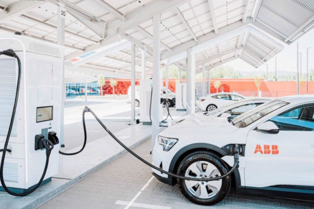¿Dónde quiero esperar?: el negocio que las estaciones deberían encontrar en la carga eléctrica ¿Dónde quiero esperar?: el negocio que las estaciones deberían encontrar en la carga eléctrica