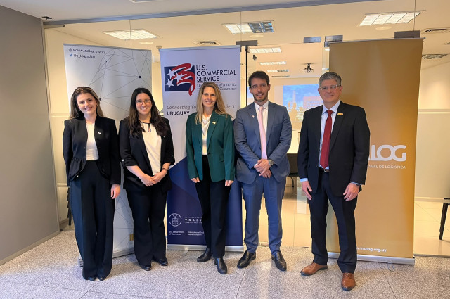 Embajada de EE.UU. y la DFC presentaron herramientas de financiamiento para el sector logístico uruguayo Embajada de EE.UU. y la DFC presentaron herramientas de financiamiento para el sector logístico uruguayo