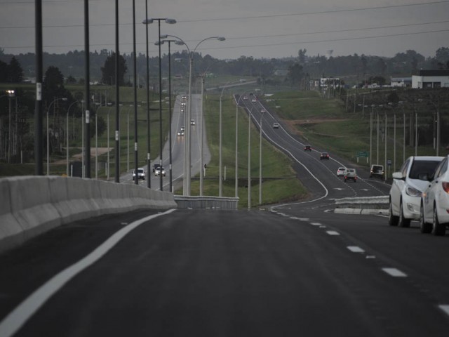 Rossi inauguró intercambiador en la intersección de rutas 5 y 48, que insumió 11 millones de dólares