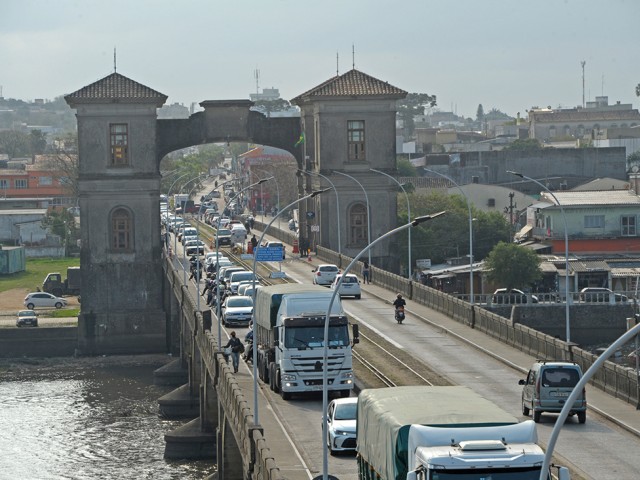 Ministro de Transporte y Obras Públicas, Luis Alberto Heber, visitó obras en Cerro Largo y puente internacional Barón de Mauá