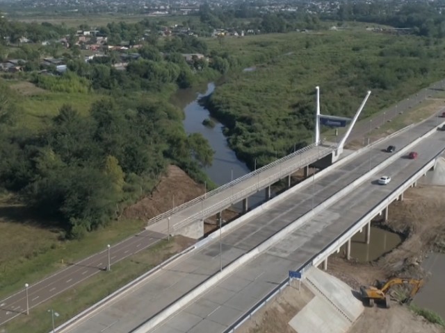 Puente renovado sobre el arroyo Cuñapirú, en Rivera